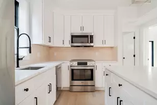 387 Norfolk St, Cambridge, MA 02139 - Photo 2