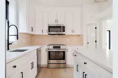 387 Norfolk St, Cambridge, MA 02139 - Photo 2