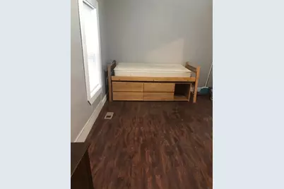 21 Dix St, Worcester, MA 01609 - Photo 8