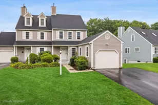 45 Cliff Dr, Taunton, MA 02780 - Photo 1