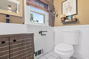 7 Intervale St, Woburn, MA 01801 - Photo 14