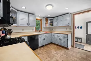 15 Walker St, Westborough, MA 01581 - Photo 16