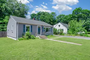 263 Maple St, Warwick, RI 02880 - Photo 2