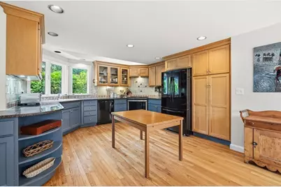 28 S Mill St, Hopkinton, MA 01748 - Photo 8