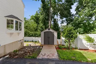 70 Crescent Ln, Malden, MA 02148 - Photo 4