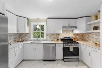 70 Crescent Lane, Malden, MA 02148 - Photo 10
