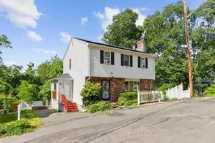 70 Crescent Ln, Malden, MA 02148 - Photo 2
