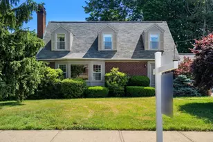 278 Common St, Walpole, MA 02081 - Photo 4