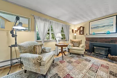 4 Laurel St, Woburn, MA 01801 - Photo 14