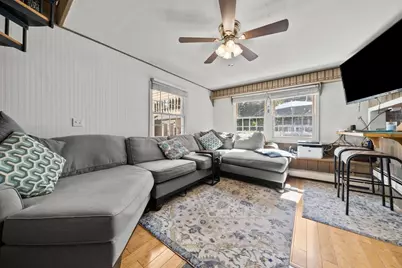 4 Laurel St, Woburn, MA 01801 - Photo 16