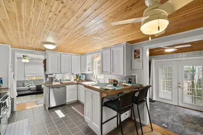 4 Laurel St, Woburn, MA 01801 - Photo 2
