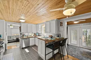 4 Laurel St, Woburn, MA 01801 - Photo 2