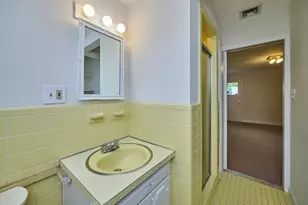 51 Pratt Dr, Newton, MA 02465 - Photo 10