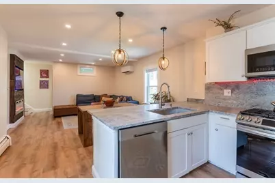 5 Everett Ct #Apt 2B, Boston, MA 02128 - Photo 4