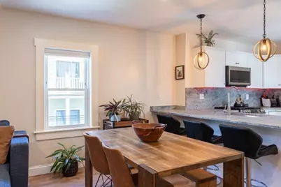 5 Everett Ct #Apt 2B, Boston, MA 02128 - Photo 2