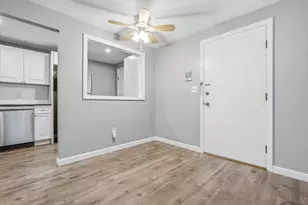 13 Hallmark Garden, Burlington, MA 01803 - Photo 6