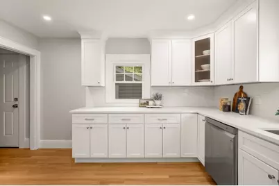 15 Clark St, Danvers, MA 01923 - Photo 4