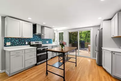 212 Common Ln, Beverly, MA 01915 - Photo 4