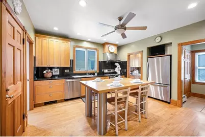 14 Richardson Ave, Wakefield, MA 01880 - Photo 6