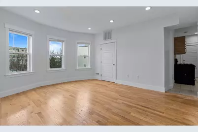 8 Roach St, Boston, MA 02125 - Photo 12