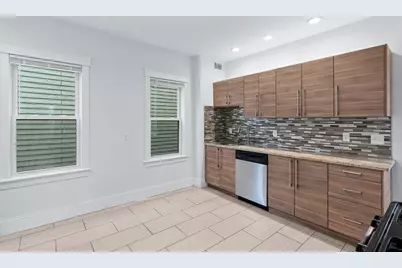 8 Roach St, Boston, MA 02125 - Photo 4