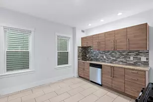 8 Roach St, Boston, MA 02125 - Photo 4