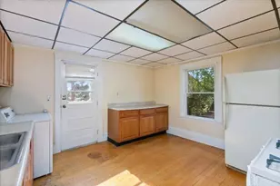 98 Webster St, Haverhill, MA 01830 - Photo 24