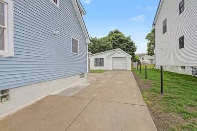 298 King St, Fall River, MA 02724 - Photo 16