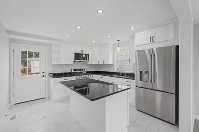298 King St, Fall River, MA 02724 - Photo 4