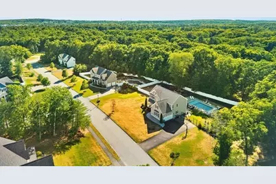 16 Coach Rd, Plainville, MA 02762 - Photo 4