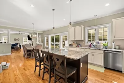 16 Coach Rd, Plainville, MA 02762 - Photo 10