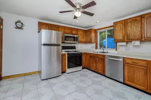 40 Azalea Dr, Taunton, MA 02718 - Photo 4