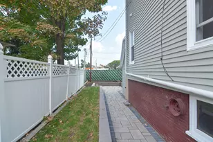 8 Melvin St, Somerville, MA 02145 - Photo 32