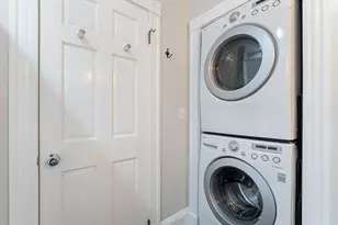 511 E 8th, Boston, MA 02127 - Photo 12
