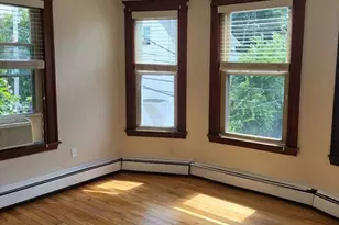 139 How St, Haverhill, MA 01830 - Photo 2