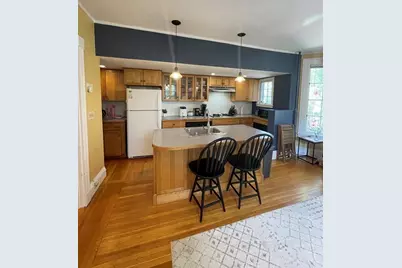 62 Cypress St #3, Brookline, MA 02445 - Photo 2