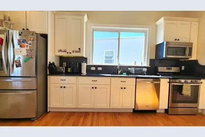 121 Heath #2, Somerville, MA 02145 - Photo 2