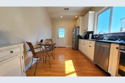 121 Heath #2, Somerville, MA 02145 - Photo 2
