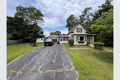 48 Grant St, Dracut, MA 01826 - Photo 2