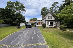 48 Grant St, Dracut, MA 01826 - Photo 2