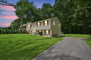 135 Red Fox Dr, Agawam, MA 01030 - Photo 1
