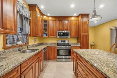 13 Oak St, Boston, MA 02129 - Photo 14