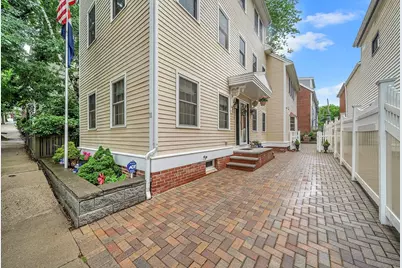 13 Oak St, Boston, MA 02129 - Photo 2