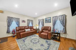 13 Oak St, Boston, MA 02129 - Photo 8