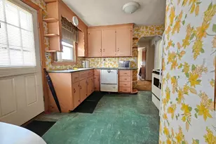 29 Bateman Ave, Revere, MA 02151 - Photo 16