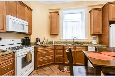 82 Highland St, Boston, MA 02119 - Photo 4