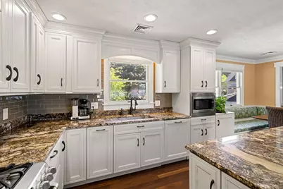 425 Main St, Amesbury, MA 01913 - Photo 4