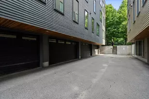 537 E 1st St, Boston, MA 02127 - Photo 26