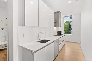 537 E 1st St, Boston, MA 02127 - Photo 4