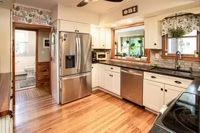126 Grove Ave, Somerset, MA 02726 - Photo 8